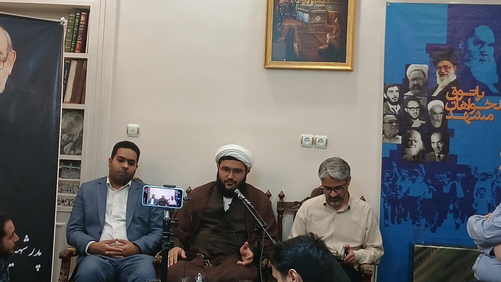حجت الاسلام احمدنیا: حوزه علمیه باید پرچم‌دار بازتعریف نقش مساجد باشد.